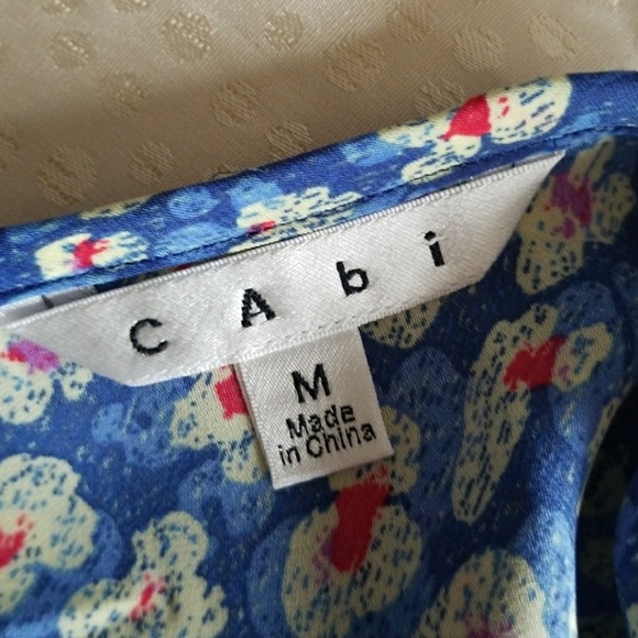CAbi button back tee - Picture 6 of 6